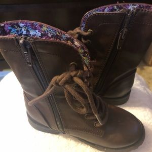 Kids boots